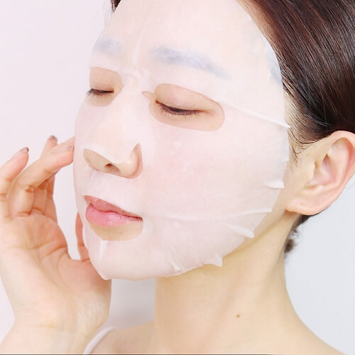 Sử dụng mặt nạ hồng sâm collagen 3d Hàn Quốc kết hợp mát xa để đem lại hiệu quả nhanh chóng